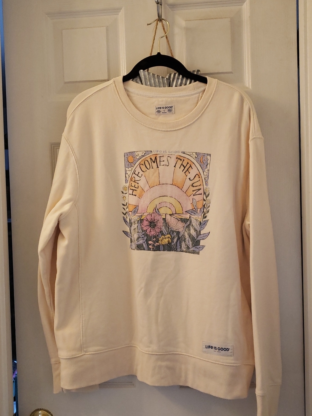 Life Is Good Women's Cream Crewneck Sweatshirt with Sunrise Graphic